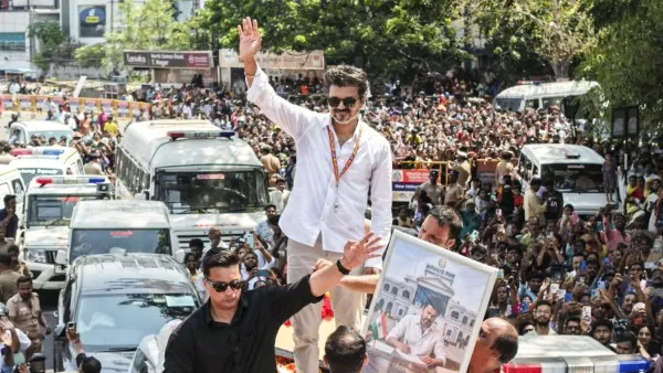 വീട്ടമ്മമാർക്ക് 2500 രൂപ, യുവതികൾക്ക് 8 ഗ്രാം സ്വർണം, എഐ മന്ത്രാലയം; നടപ്പാവുമോ ടിവികെ വാഗ്‌ദാനങ്ങൾ?