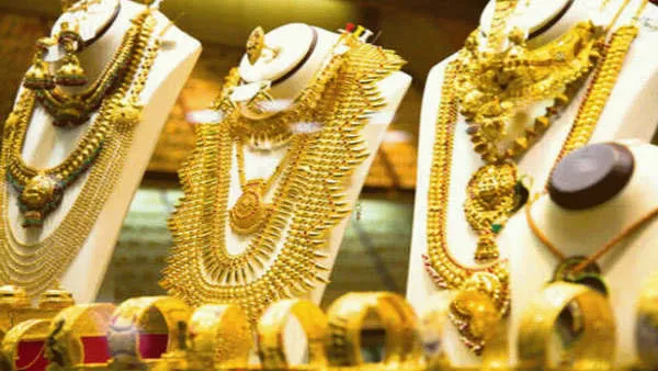സ്വര്‍ണത്തിന്റെ വില ഇനി തിരിച്ചുകയറും.... പൊന്നിന് ഡിമാന്‍ഡേറുന്നു, പണികിട്ടുന്നത് ഡോളറിന്